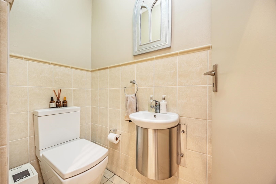 3 Bedroom Property for Sale in Baronetcy Western Cape